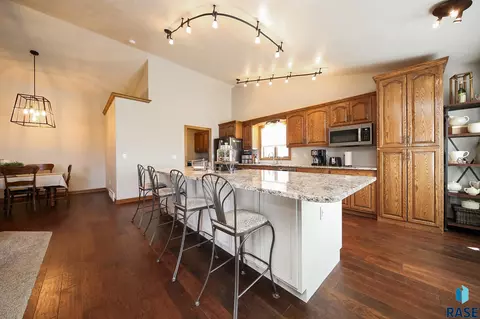 129 S Leslie Dr, Garretson, SD 57030 photo 9