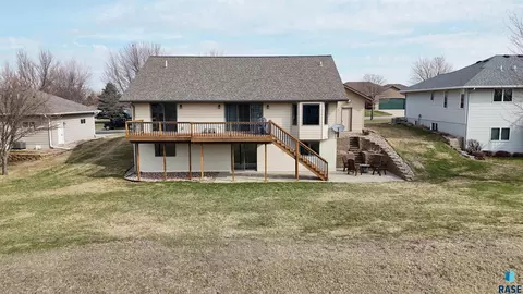 129 S Leslie Dr, Garretson, SD 57030 photo 27