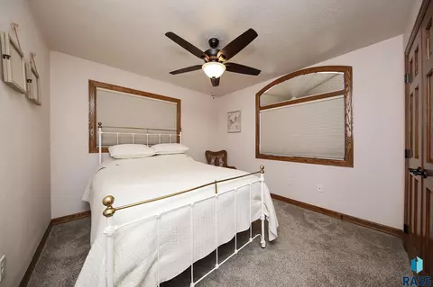 129 S Leslie Dr, Garretson, SD 57030 photo 21