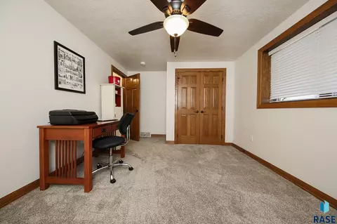 129 S Leslie Dr, Garretson, SD 57030 photo 22