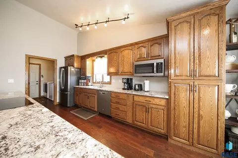129 S Leslie Dr, Garretson, SD 57030 photo 12
