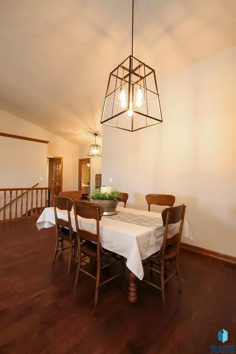 129 S Leslie Dr, Garretson, SD 57030 photo 8