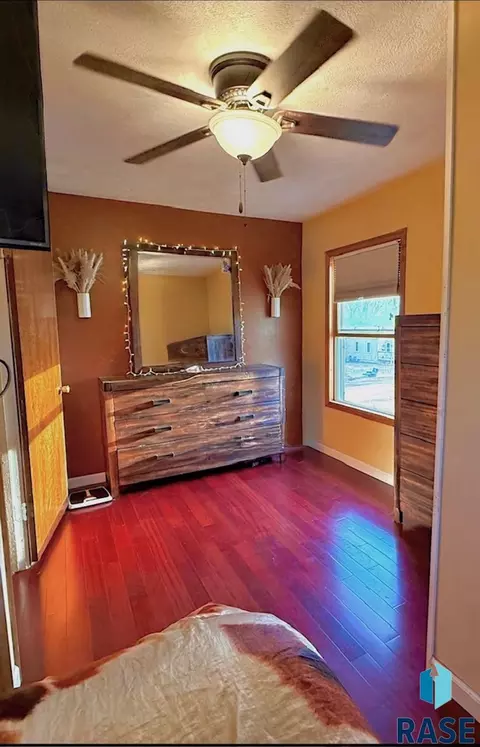 1108 W 3rd Ave, Mitchell, SD 57301 photo 18