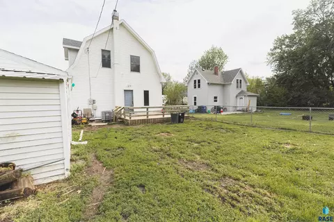 1108 W 3rd Ave, Mitchell, SD 57301 photo 31