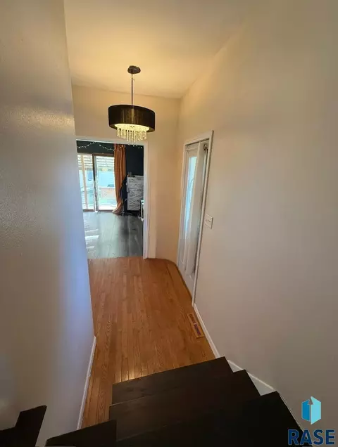 1108 W 3rd Ave, Mitchell, SD 57301 photo 21