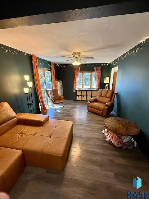 1108 W 3rd Ave, Mitchell, SD 57301 photo 7