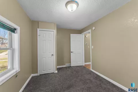 1219 N Spring Ave, Sioux Falls, SD 57104 photo 31