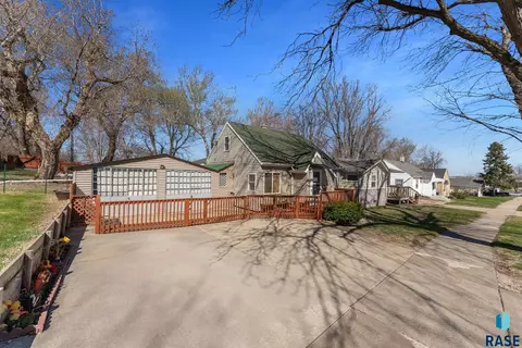 1219 N Spring Ave, Sioux Falls, SD 57104 photo 4