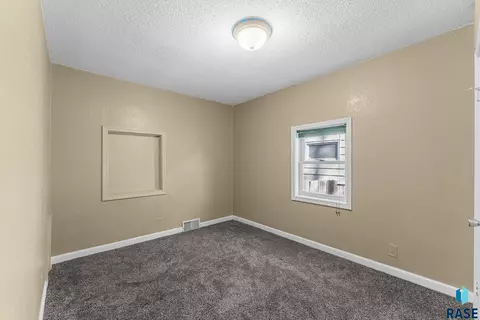 1219 N Spring Ave, Sioux Falls, SD 57104 photo 30