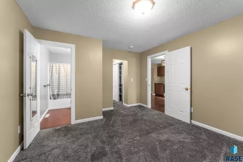 1219 N Spring Ave, Sioux Falls, SD 57104 photo 27