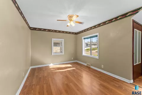 1219 N Spring Ave, Sioux Falls, SD 57104 photo 16
