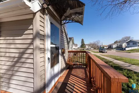1219 N Spring Ave, Sioux Falls, SD 57104 photo 7