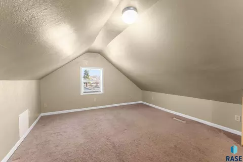 1219 N Spring Ave, Sioux Falls, SD 57104 photo 32