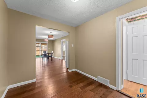 1219 N Spring Ave, Sioux Falls, SD 57104 photo 24