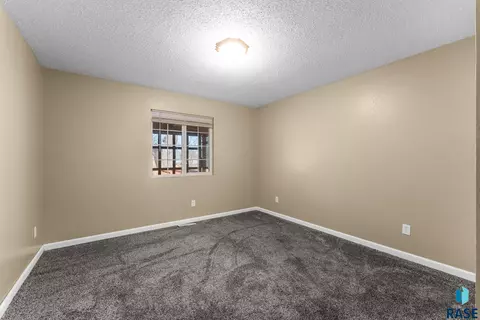 1219 N Spring Ave, Sioux Falls, SD 57104 photo 25