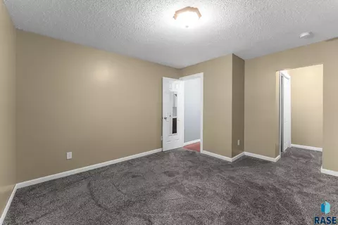 1219 N Spring Ave, Sioux Falls, SD 57104 photo 26
