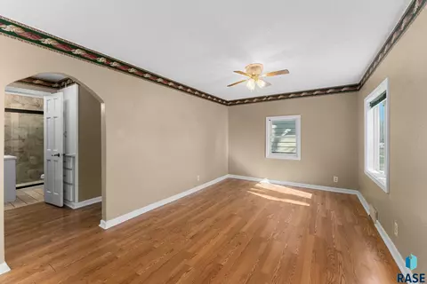 1219 N Spring Ave, Sioux Falls, SD 57104 photo 14