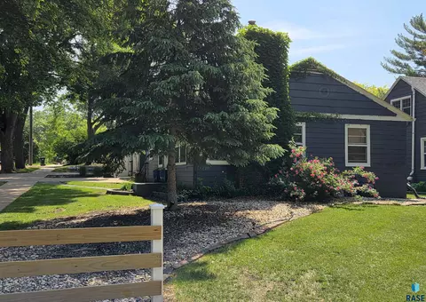 201 E 31st St, Sioux Falls, SD 57105 photo 2