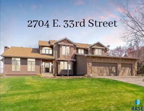 2704 E 33rd St, Sioux Falls, SD 57103 photo 1