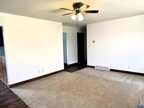 40537 254th St, Mitchell, SD 57301 photo 8