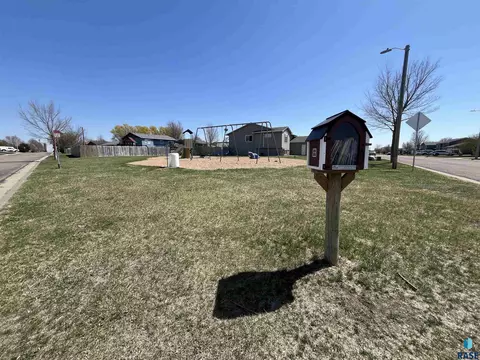 806 Beck St, Worthing, SD 57077 photo 4