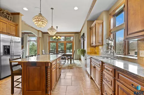 217 E Pinehurst Dr, Sioux Falls, SD 57108 photo 13
