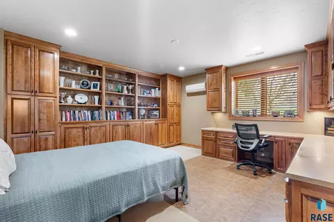 217 E Pinehurst Dr, Sioux Falls, SD 57108 photo 28