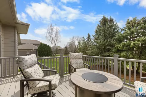 217 E Pinehurst Dr, Sioux Falls, SD 57108 photo 35