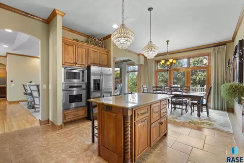 217 E Pinehurst Dr, Sioux Falls, SD 57108 photo 10