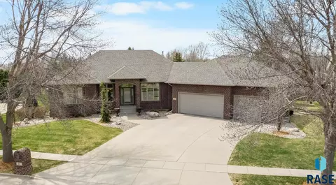 217 E Pinehurst Dr, Sioux Falls, SD 57108 photo 29