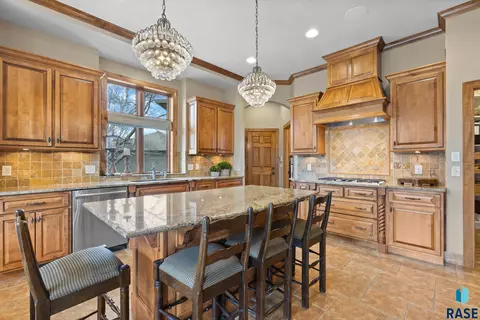 217 E Pinehurst Dr, Sioux Falls, SD 57108 photo 11