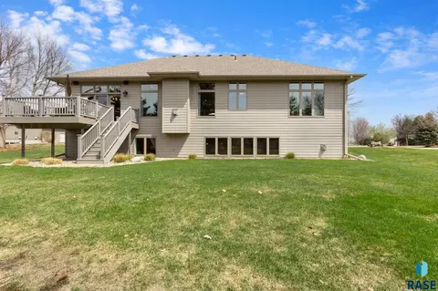 217 E Pinehurst Dr, Sioux Falls, SD 57108 photo 30