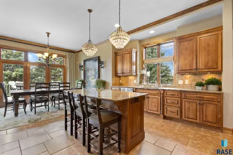 217 E Pinehurst Dr, Sioux Falls, SD 57108 photo 9