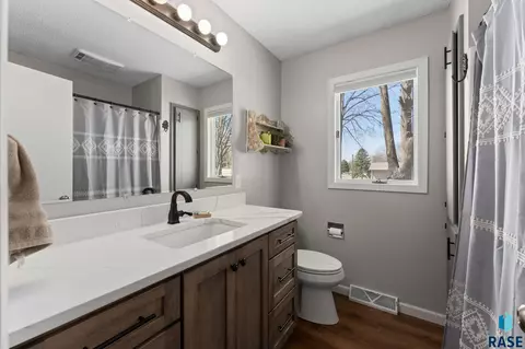 602 E 12th St, Dell Rapids, SD 57022 photo 24