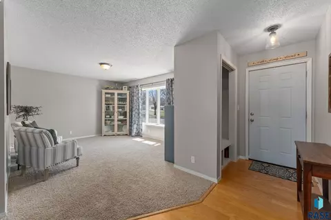 602 E 12th St, Dell Rapids, SD 57022 photo 6