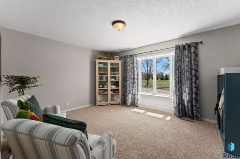 602 E 12th St, Dell Rapids, SD 57022 photo 5