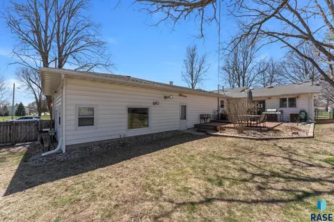 602 E 12th St, Dell Rapids, SD 57022 photo 36