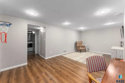 602 E 12th St, Dell Rapids, SD 57022 photo 33