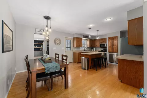 602 E 12th St, Dell Rapids, SD 57022 photo 9