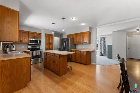 602 E 12th St, Dell Rapids, SD 57022 photo 10