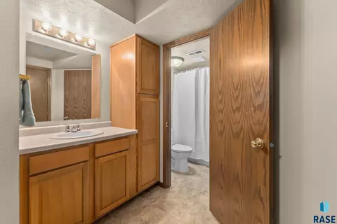 3717 E Mission St, Sioux Falls, SD 57103 photo 21