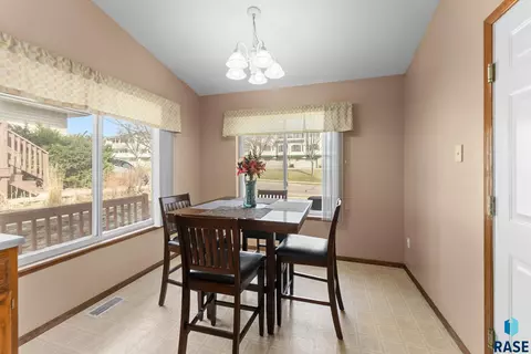 3717 E Mission St, Sioux Falls, SD 57103 photo 6