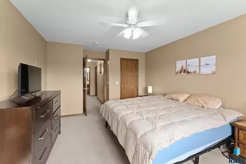 3717 E Mission St, Sioux Falls, SD 57103 photo 15