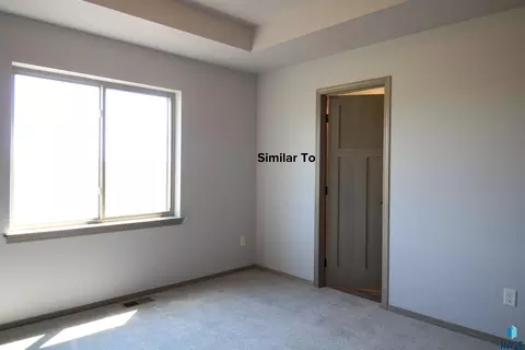 304 S Willow Spring Dr, Sioux Falls, SD 57110 photo 4