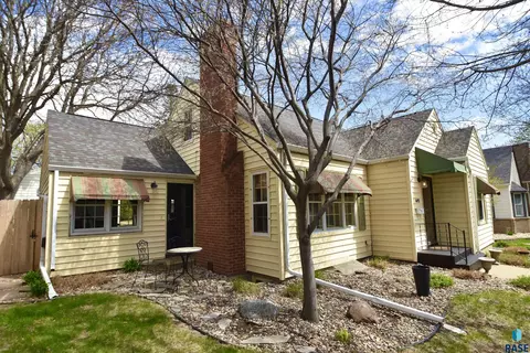 612 E Wiswall Pl, Sioux Falls, SD 57105 photo 2