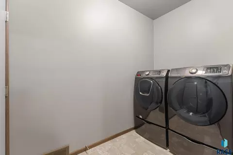 8203 W Monroe Pl, Sioux Falls, SD 57106 photo 17