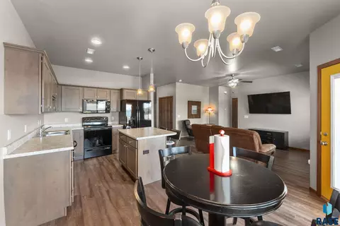 8203 W Monroe Pl, Sioux Falls, SD 57106 photo 5