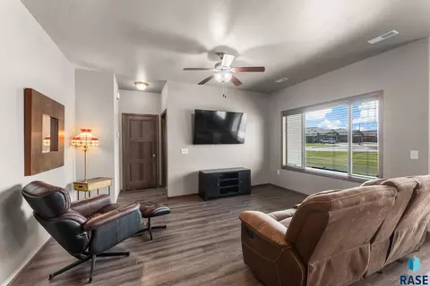 8203 W Monroe Pl, Sioux Falls, SD 57106 photo 2