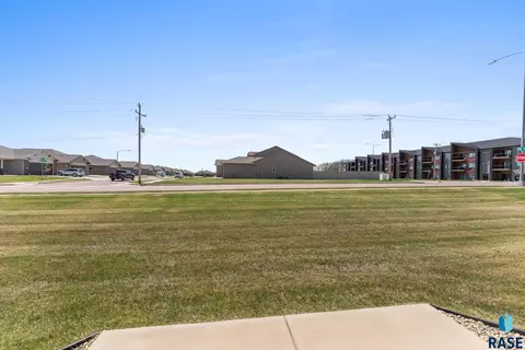 8203 W Monroe Pl, Sioux Falls, SD 57106 photo 33
