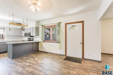 330 Idaho St, Centerville, SD 57014 photo 3